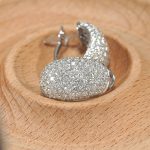 18K white gold diamond earrings, detail view 18K white gold diamond earrings, detail view